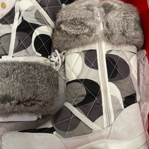 Winter boots with faux fur quilted and leather rubber sole